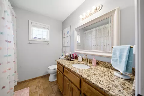Bath - 1220 Malone Dr, Sumter, SC 29154 photo 3 of 3