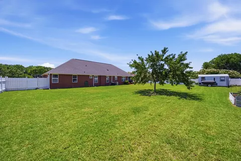 Exterior - 1220 Malone Dr, Sumter, SC 29154 photo 7 of 9