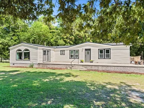 1664 Winding Pond Rd, Manning, SC 29102