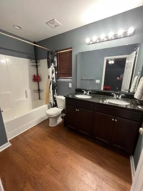 Bath - 1195 Floyd Dr, Sumter, SC 29154 photo 1 of 3