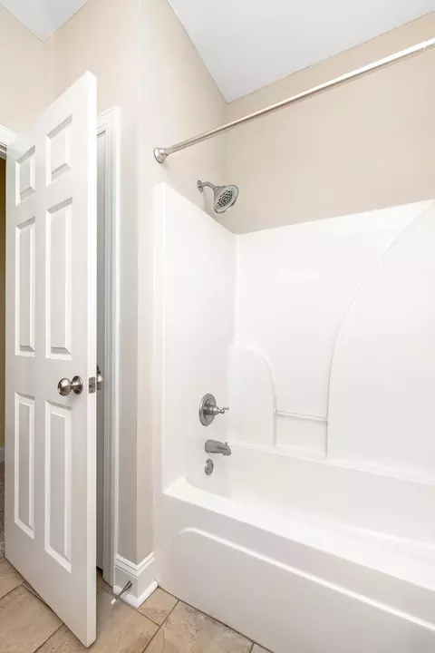 Bath - 3640 Katwallace Cir, Sumter, SC 29154 photo 6 of 7