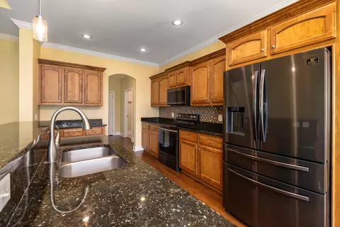 Kitchen - 3640 Katwallace Cir, Sumter, SC 29154 photo 5 of 6