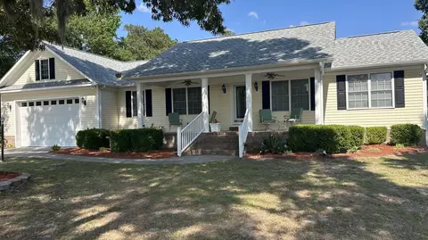 1043 Lesesne Dr, Manning, SC 29102