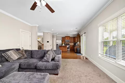 Living - 565 Curlew Cir, Sumter, SC 29150 photo 3 of 3
