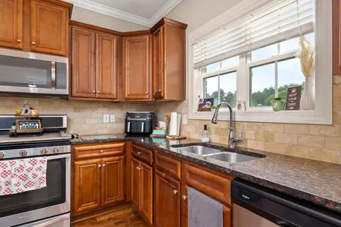 Kitchen - 565 Curlew Cir, Sumter, SC 29150 photo 3 of 3