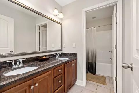 Bath - 565 Curlew Cir, Sumter, SC 29150 photo 2 of 7