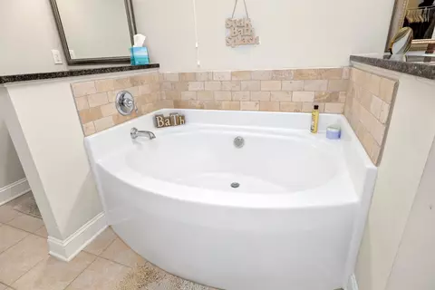 Bath - 565 Curlew Cir, Sumter, SC 29150 photo 5 of 7