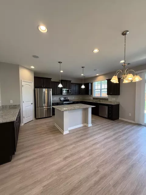 Kitchen - 175 Setter Ct, Sumter, SC 29154 photo 3 of 4