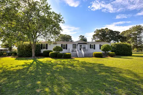 1294 Landing Rd, Manning, SC 29102