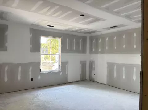 Bedroom - 470 Lee St, Sumter, SC 29150 photo 2 of 5