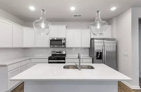 Kitchen - 1255 Curlew Cir, Sumter, SC 29150 photo 2 of 2