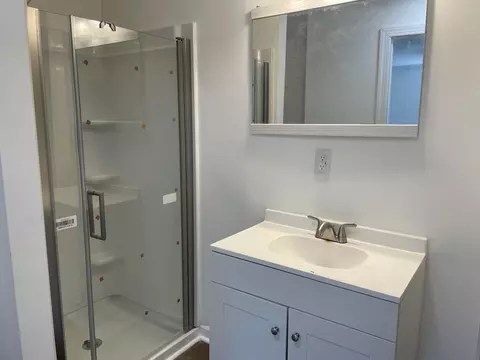 Bath - 1090 Boulevard Rd, Sumter, SC 29153 photo 3 of 3