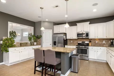 Kitchen - 338 Aberlour Dr, Sumter, SC 29154 photo 2 of 5