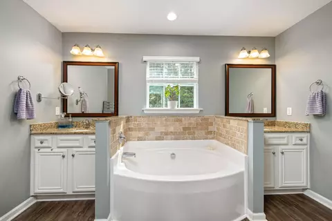 Bath - 338 Aberlour Dr, Sumter, SC 29154 photo 2 of 6