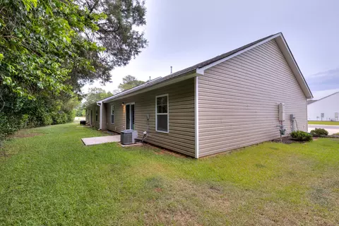 Exterior - 2147 Stillpointe Dr, Sumter, SC 29154 photo 2 of 4