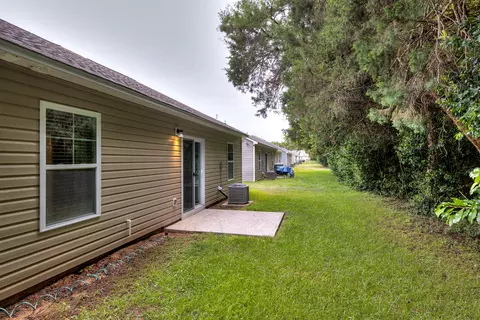 Exterior - 2147 Stillpointe Dr, Sumter, SC 29154 photo 3 of 4
