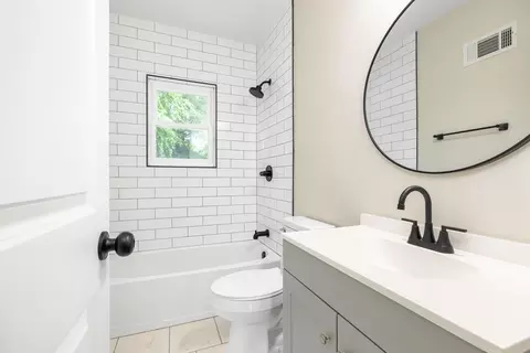 Bath - 102 Wactor St, Sumter, SC 29150 photo 3 of 3