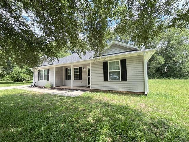 8 Bland St, Mayesville, SC 29104