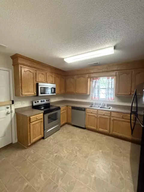 Kitchen - 937 Lamorak St, Sumter, SC 29154 photo 6 of 8