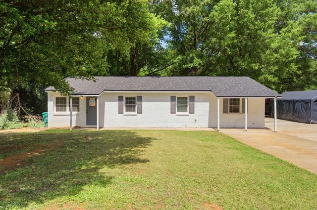 15 Coulter Dr, Wedgefield, SC 29168