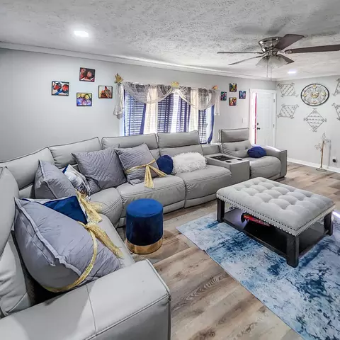 1105 Peacock St, Manning, SC 29102 photo 5