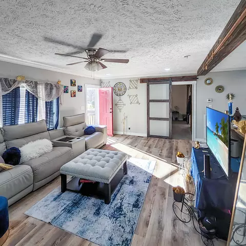 1105 Peacock St, Manning, SC 29102 photo 4