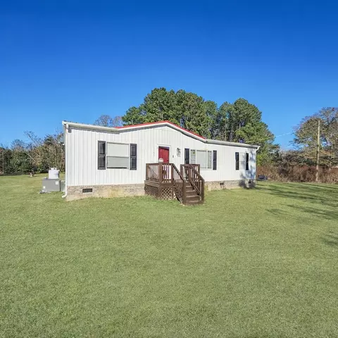 1105 Peacock St, Manning, SC 29102 photo 1