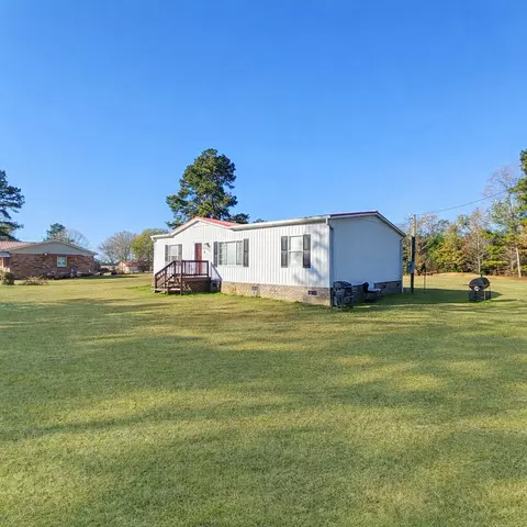 1105 Peacock St, Manning, SC 29102 photo 3