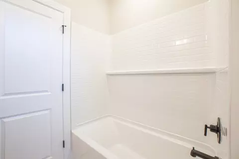 Bath - 140 Windjammer Way, Sumter, SC 29150 photo 6 of 6