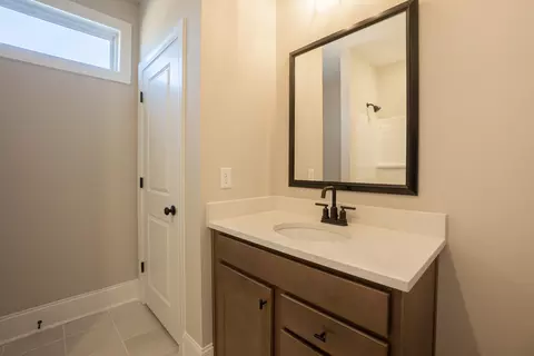 Bath - 140 Windjammer Way, Sumter, SC 29150 photo 5 of 6