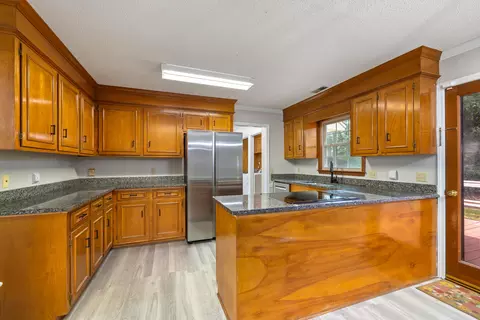 Kitchen - 2625 Pintail Dr, Sumter, SC 29150 photo 2 of 3