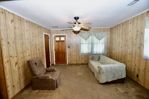 Living - 114 Vernon Dr, Sumter, SC 29150 photo 2 of 3