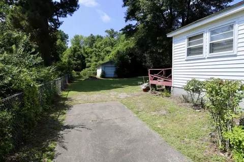 Exterior - 114 Vernon Dr, Sumter, SC 29150 photo 10 of 12