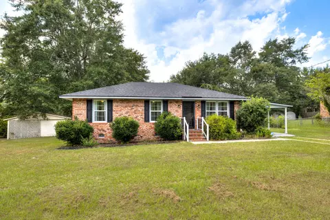 Exterior - 660 Woodside Dr, Manning, SC 29102 photo 2 of 8