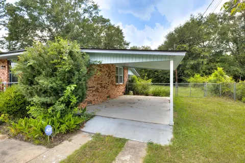 Exterior - 660 Woodside Dr, Manning, SC 29102 photo 4 of 8
