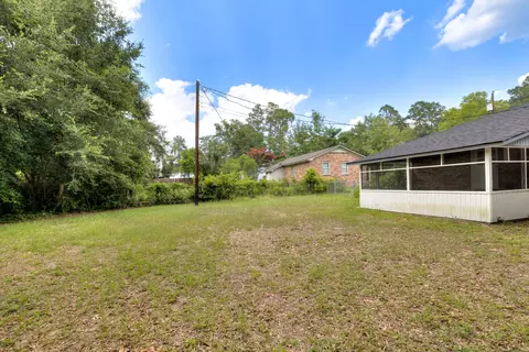 Exterior - 660 Woodside Dr, Manning, SC 29102 photo 7 of 8