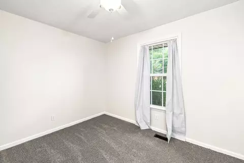 Bedroom - 660 Woodside Dr, Manning, SC 29102 photo 1 of 6