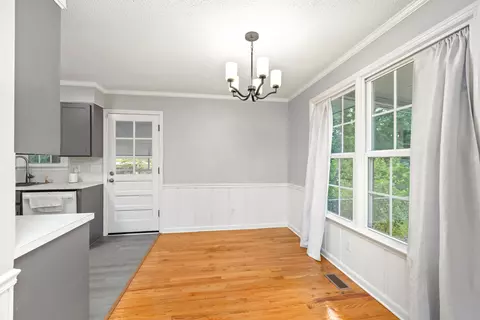 Dining - 660 Woodside Dr, Manning, SC 29102 photo 1 of 1