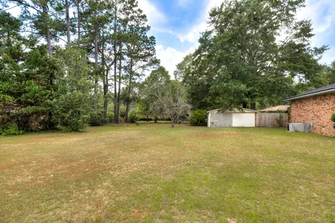 Exterior - 660 Woodside Dr, Manning, SC 29102 photo 3 of 8