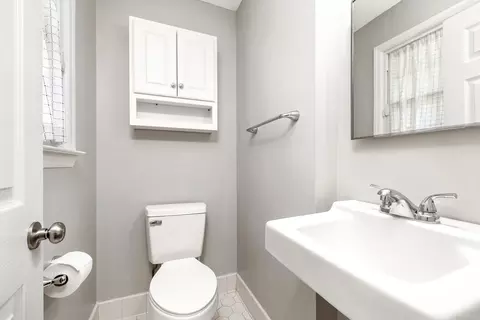 Bath - 660 Woodside Dr, Manning, SC 29102 photo 3 of 3