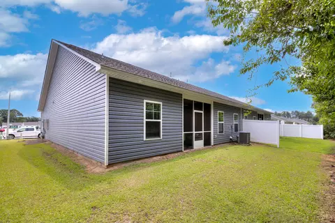Exterior - 310 Conifer St, Sumter, SC 29154 photo 4 of 7
