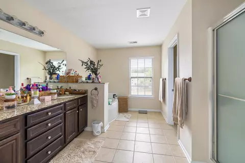 Bath - 1773 Nicholas Dr, Sumter, SC 29154 photo 2 of 6