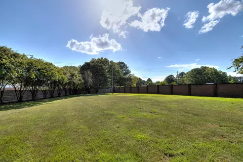Exterior - 200 Trillium Ln, Sumter, SC 29154 photo 4 of 6