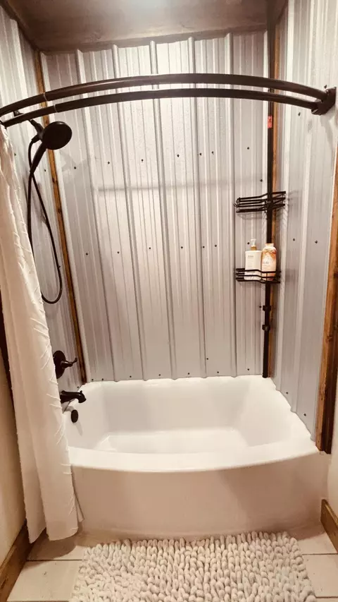 Bath - 1702 Camp Shelor Rd, Manning, SC 29102 photo 7 of 14