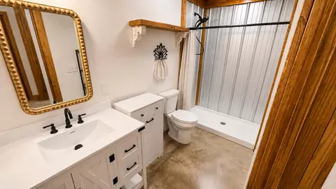 Bath - 1702 Camp Shelor Rd, Manning, SC 29102 photo 5 of 14
