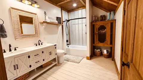 Bath - 1702 Camp Shelor Rd, Manning, SC 29102 photo 2 of 14