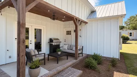 Exterior - 1702 Camp Shelor Rd, Manning, SC 29102 photo 2 of 6