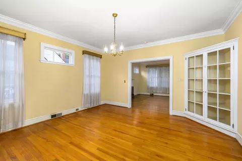 Living - 14 Moise Dr, Sumter, SC 29150 photo 8 of 8