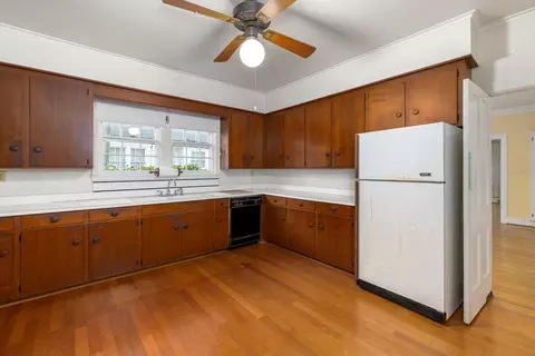 Kitchen - 14 Moise Dr, Sumter, SC 29150 photo 2 of 3