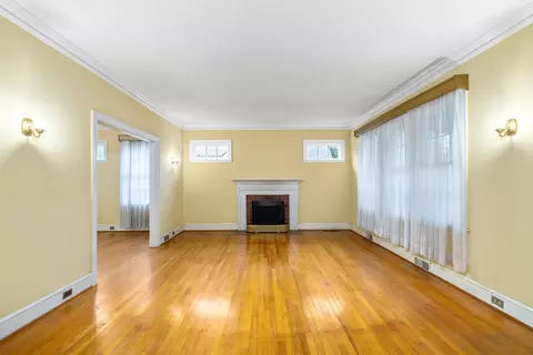 Living - 14 Moise Dr, Sumter, SC 29150 photo 3 of 8
